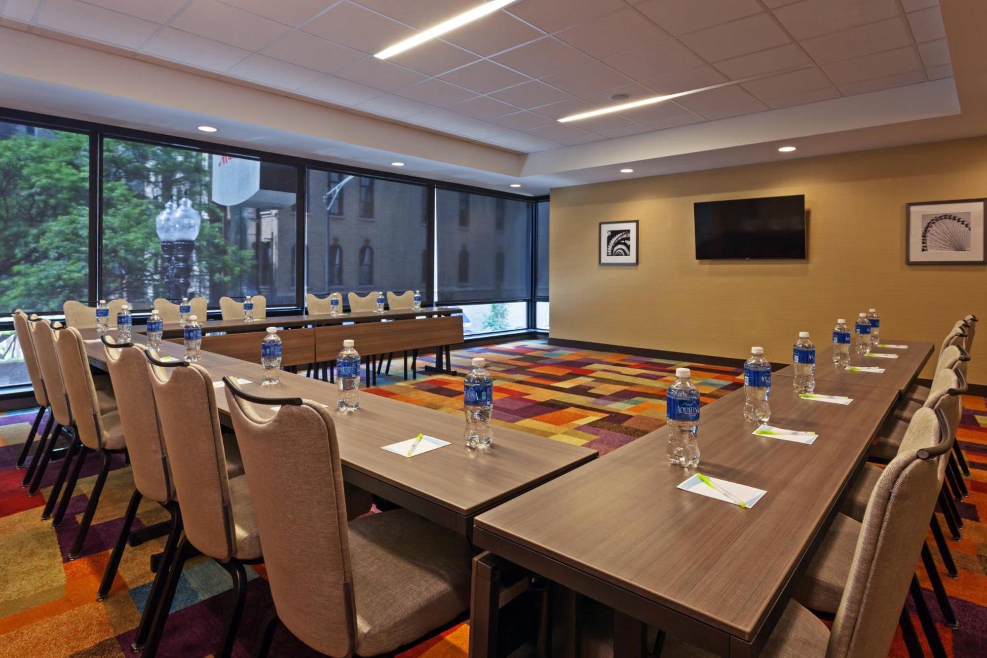 Fairfield Inn And Suites Chicago Downtown-River North Экстерьер фото