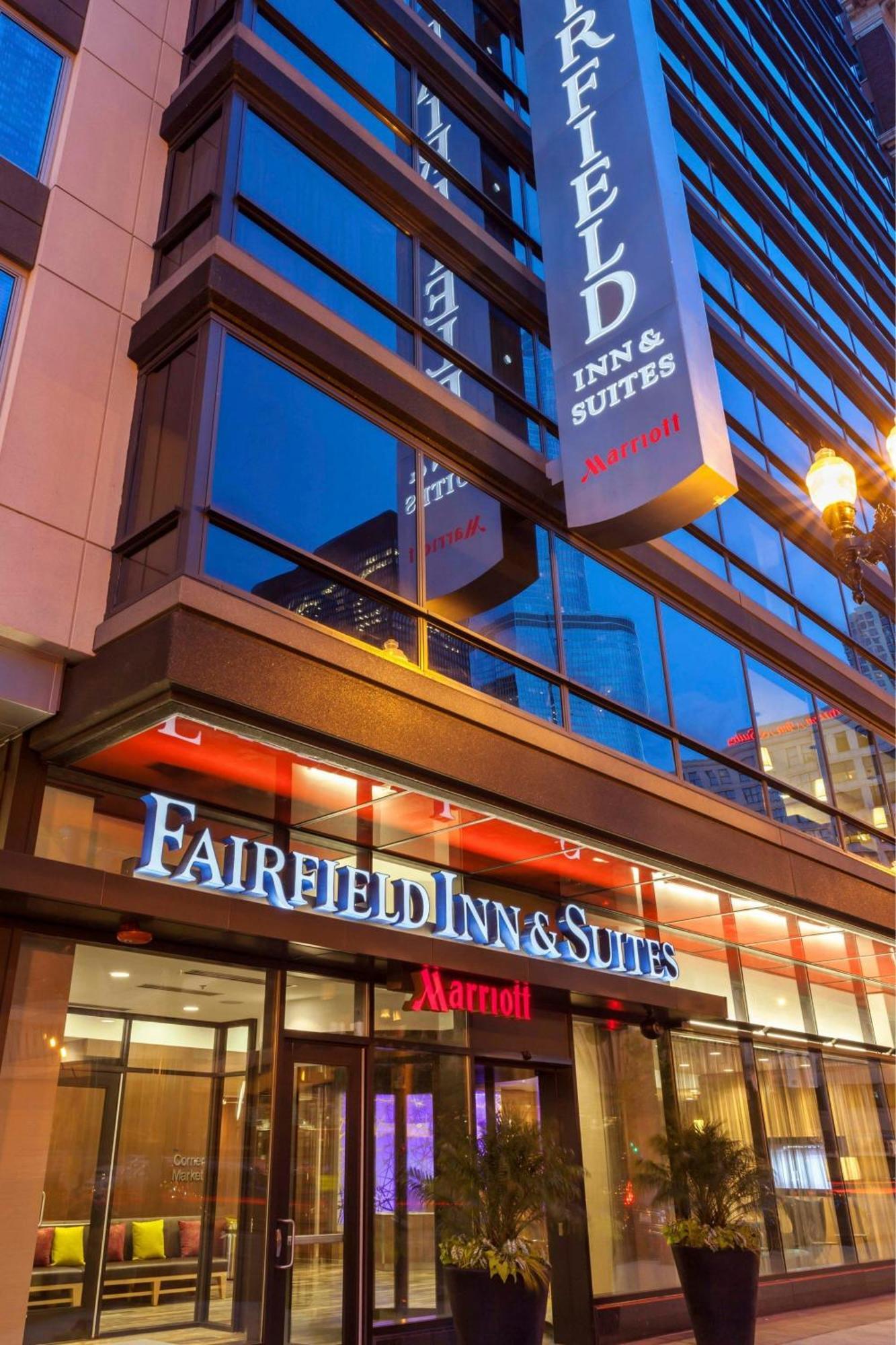 Fairfield Inn And Suites Chicago Downtown-River North Экстерьер фото